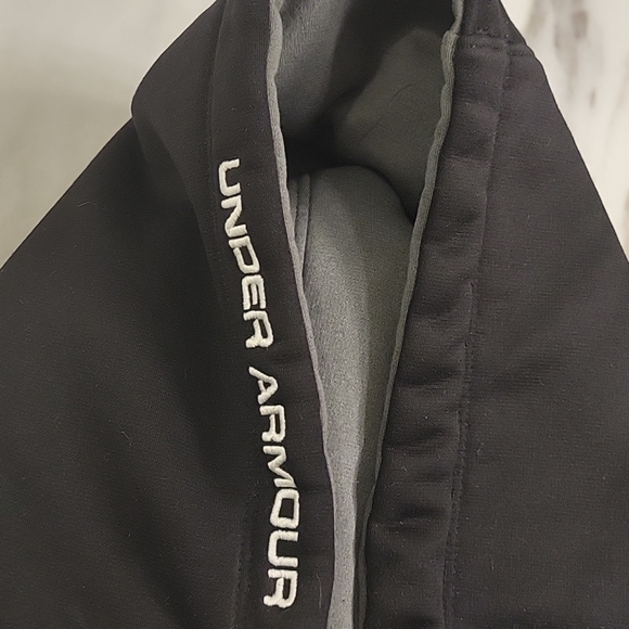 Men's Under Armour Hoodie - Picture 3 of 4